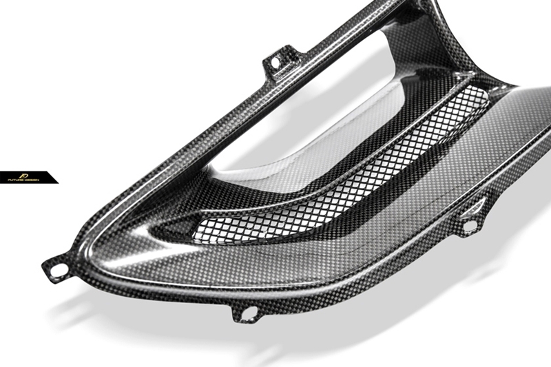Ferrari 488 GTB – Novitec style Carbon Rear tail light Satellite cover 05